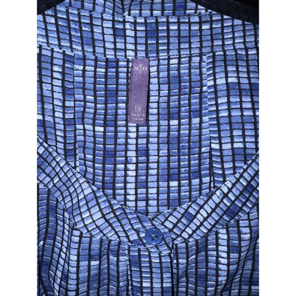 NYDJ's Blue Pintuck Blouse three-quarter-sleeved Size 1X - Picture 9 of 10
